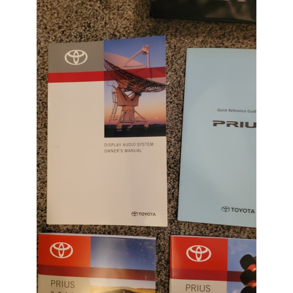 Toyota Prius 2013 NEW ‎ owners manuals with Carrying Case - Picture 3 of 7
